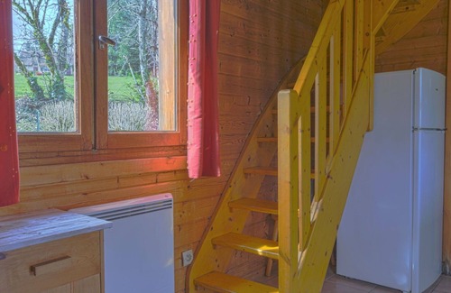 Camps-Saint-Mathurin-Leobazel House | Wonderful private villa for 5 guests with TV, terrace, pets allowed and parking