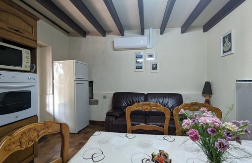 Rosnay Cottage | Charming Cottage in Brenne: Nature, Hiking, Close to Ponds, Private Garden, Fireplace