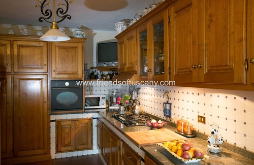 Castelnuovo di Garfagnana Villa | Friends of Tuscany 5 bedroomed villa with private pool and Wi-Fi