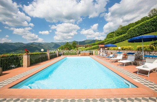 Castelnuovo di Garfagnana Villa | Friends of Tuscany 5 bedroomed villa with private pool and Wi-Fi