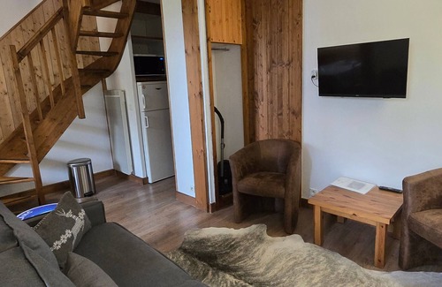 Montchavin Apartment | Renovated Duplex Studio · Near Slopes and Shops · Balcony