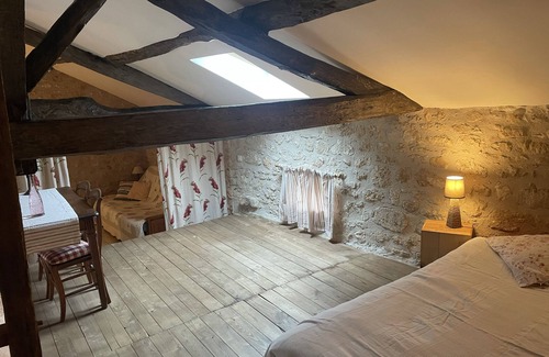 La Rochebeaucourt-et-Argentine House | Charming stone house of 19th century with flower garden and fenced