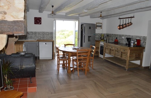Rouffignac-Saint-Cernin-de-Reilhac House | A breathtaking view @Aux Volets Bleus at Mark & Sylvie
