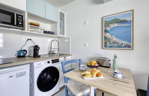 Saint-Cyr-sur-Mer Apartment | Les Aigues Marines by Interhome