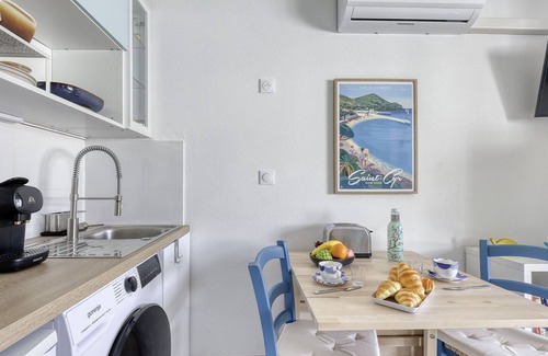 Saint-Cyr-sur-Mer Apartment | Les Aigues Marines by Interhome