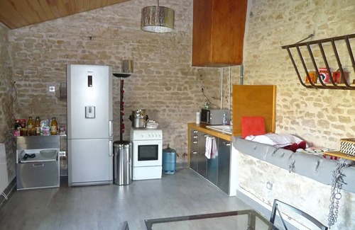 Saint-Georges-les-Baillargeaux Cottage | Charming houses 9 pers. 4 minutes from Futuroscope