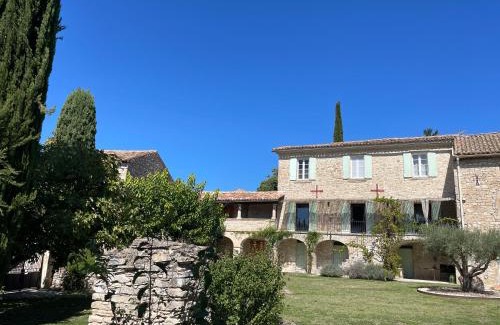 Saint-Jean-de-Maruejols-et-Avejan House | Mas des trois citernes
