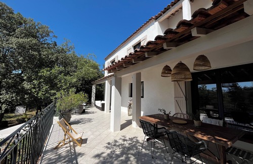 Saint-Maximin-la-Sainte-Baume House | Villa en Provence à 20 min D'aix en Provence, Avec Piscine et Terrasses