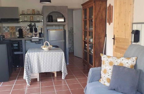 Saint-Maximin-la-Sainte-Baume Apartment | Gîte La Provence VERTE