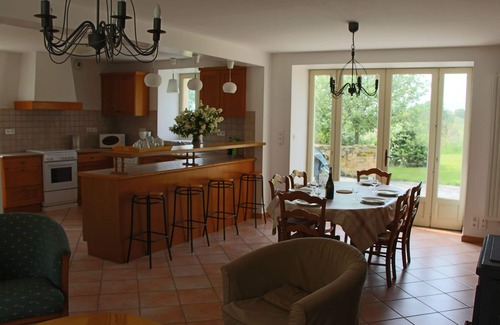 Saint-Quentin-sur-Sauxillanges House | Gîte * MAJES GOULAPIE with terrace and sunset