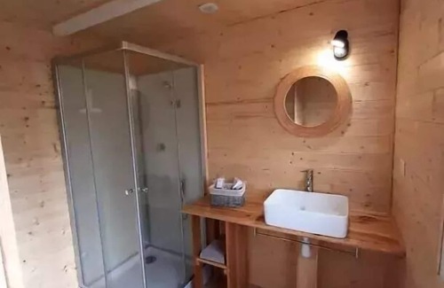 Saint-Symphorien-de-Thenieres House | Domaine Relais du Lac - 3-room cottage for 3/4 people with Jacuzzi