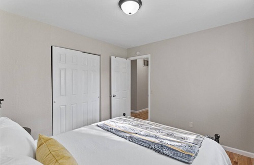 High Ridge Apartment | Fragrance free - spacious Ranch -safe &quiet- 4 br 2 bath