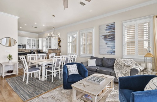 Delos House | Frangista Pearl |Beachfront | Remodeled | Heated Pool l Beach Gear |10 Beds