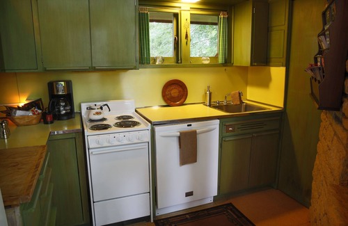 Austin House | Frank Lloyd Wright overnight rental - The Elam House