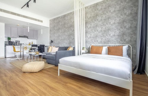 Dubai Investment Park Apartment | Frank Porter - Lake Apartment