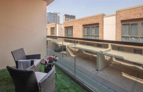 Al Barsha Apartment | Frank Porter - Opalz By Danube