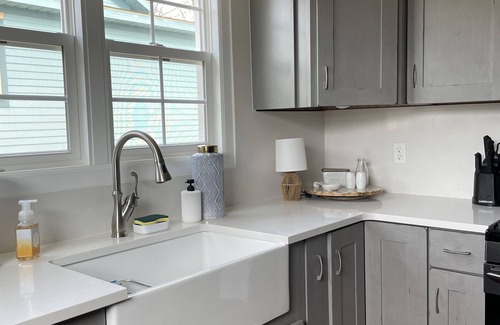 Frankfort Cottage | Frankfort Beach House — Located Just Steps From Downtown Frankfort!