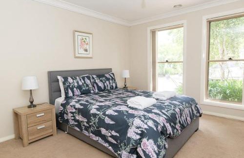 Orange Apartment | Franklin Villa, Central, Comfy & Convenient
