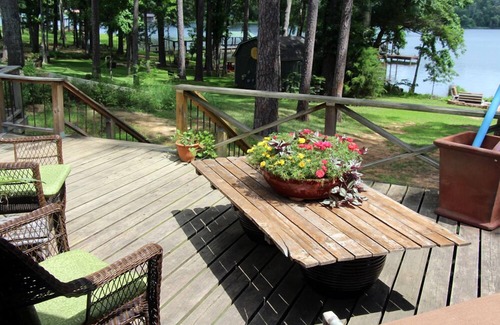 Berryville House | Frankston Home w/Deck & Fishing on Lake Palestine