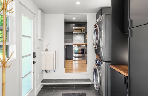 Hatzic House | fraser river retreat.