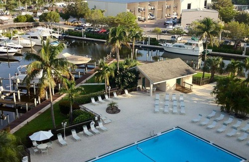 South Island House | Fred's Santa Maria Harbour Resort Condo
