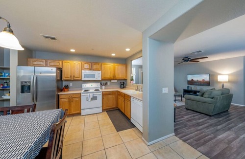 Tucson Apartment | Freddy`s (Cambridge 2)