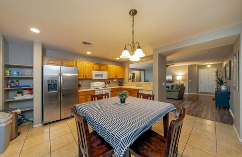 Tucson Apartment | Freddy`s (Cambridge 2)