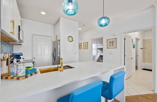 Frangista Beach Condo | Free fun package! Gulf view pet friendly pool hot tub 2BD 2BA sleeps 6