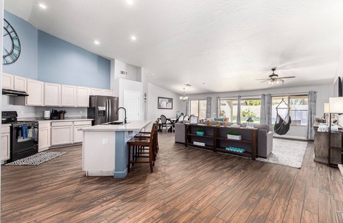 Desert Sunset House | FREE Heated Pool Near State Farm Stadium Family-Friendly Vacation Home