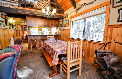 Arnold Cabin | FREE LAKE/RECREATION ACCESS IN PINEBROOK- PET FRIENDLY
