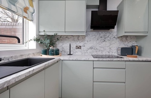 Salford House | Free Parking The Quays- Sleeps 8 by Genesis Living