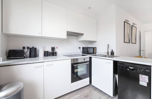 Lewisham Apartment | Free Parking | 10 min to City of LDN | Premium 3BD