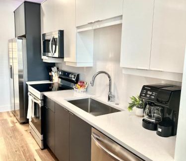 Garden Hills Apartment | Free Parking, 75 inch TV, king Bed in Buckhead