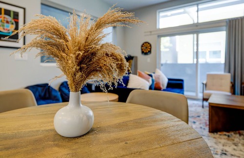 Sacramento House | Free Parking - Mins to Downtown & Sac River