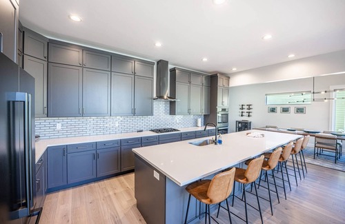 Deer Mountain House | *Free Ski Rental* Perfect for Families - Private Hot Tub, 7 Mins to Deer Valley East Village Lifts