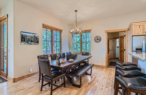 The Highlands House | FREE VIP Shuttle Service! Desirable Neighborhood!
