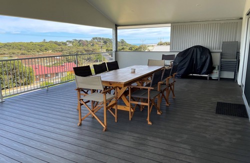 Waterhouse House | Free Wi-Fi, Ideal holiday location, long beach