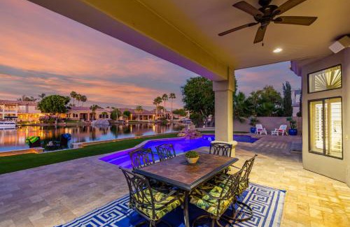 Val Vista Lakes House | Freeport home