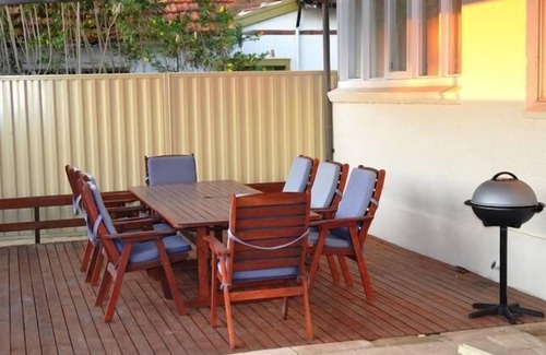 White Gum Valley House | Fremantle Colonial Lodge