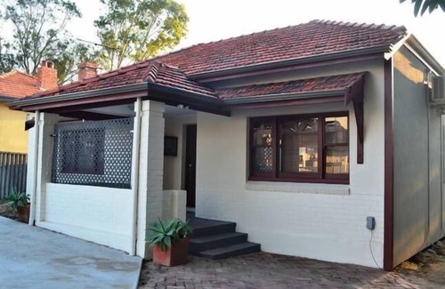 White Gum Valley House | Fremantle Colonial Lodge