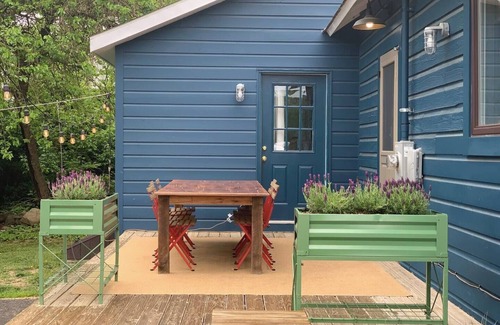 Coxsackie Cottage | French country cottage, fireplace & hottub