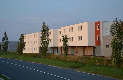 Mouguerre House | French Getaway in Trendy Town! 3 Convenient Units, FREE Parking