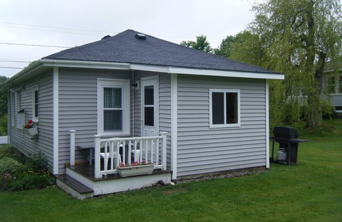 Castine Cottage | Fresh and Airy Cottage in Historic Village by Penobscot Bay