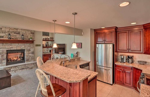 Lake Harmony Estates House | Fresh Bright and Clean Mountainside Villa w free Beach&Pool Access