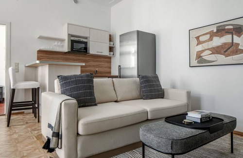 Sankt Ulrich Apartment | Fresh Neubau 1BR, nr Restaurants, Bars & Transportation, by Blueground