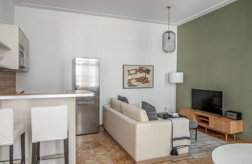 Sankt Ulrich Apartment | Fresh Neubau 1BR, nr Restaurants, Bars & Transportation, by Blueground
