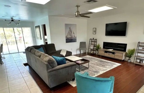 Sunrise Villa | FRESH! Tropical Oasis/Pool King Bed/Top Location