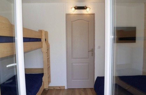 Mont-de-Lans Apartment | Freshly renovated apartment for 10/12, ski-in/ski-out, magnificent view