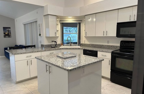 Port Charlotte House | Freshwater Canal Pool Home
