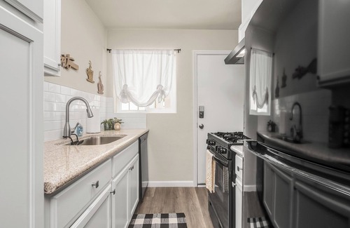 Raisin Apartment | Fresno Apartment, Laundry Access, Next to Gazebo Gardens!